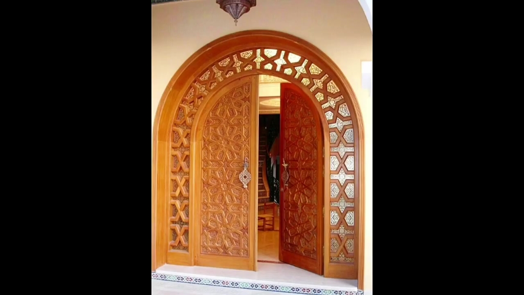 Wooden Door Circular Design With Glass Finish: